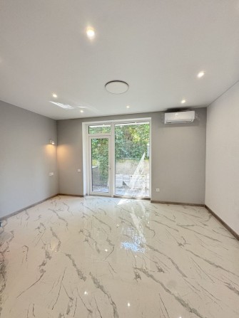 Неймовірна 1к з ремонтом.! Гарна ціна!!! Держ.Програми Так! - фото 1