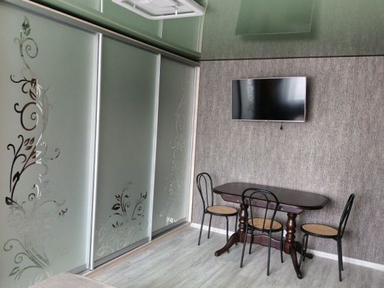 Продам 2 комнатную с жилой лоджией Молодежный или  Обмен Кременчук