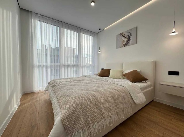 Шикарна півторачка в тихому районі - фото 1