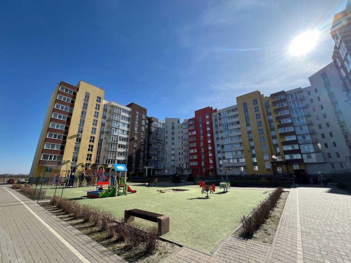 Продам двокімнатну квартиру, Велика кухня-вітальня - фото 1