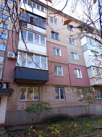 Трёхкомнатная чешка на площади Артёма. - фото 1