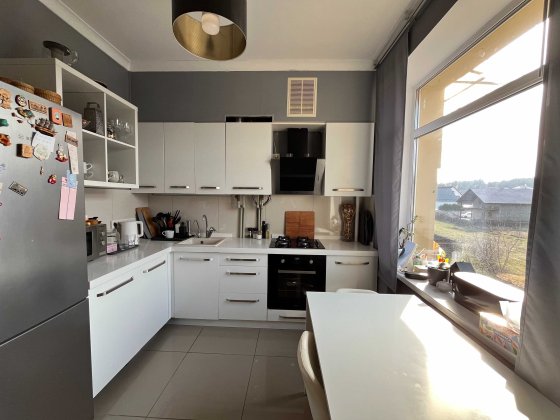 ГАРНА 2 кімнатна квартира З РЕМОНТОМ  швидкий виїзд на Київ Ірпінь