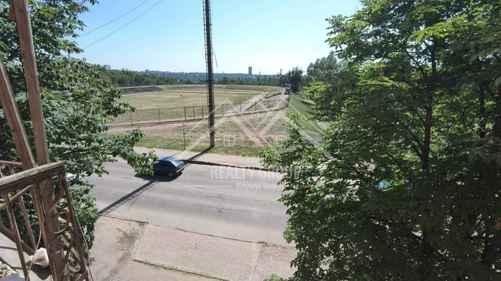 Продаж 2к кв.  пл. Артема - фото 1