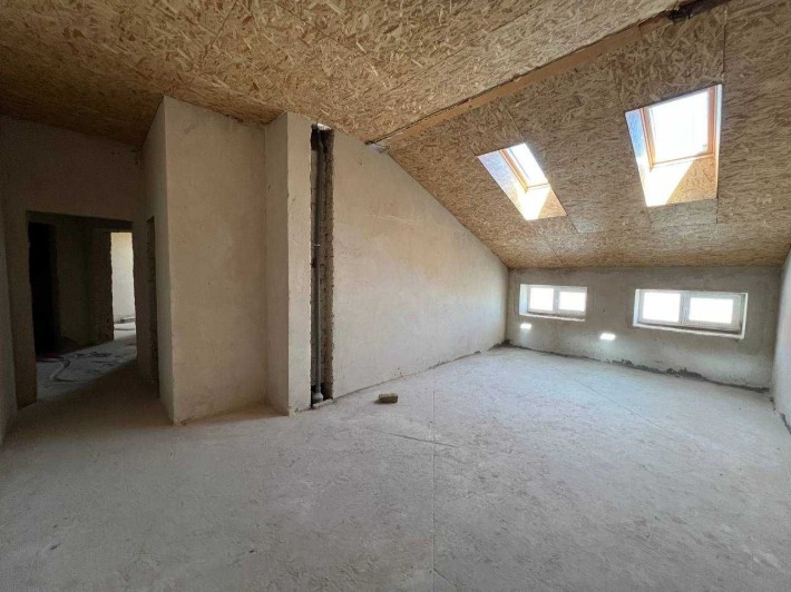 Простора мансарда 130 м² з  краєвидом на річку. Знижена ціна.. - фото 1