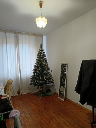 Продам двухкомнатную квартиру. В отличном районе города - фото 1