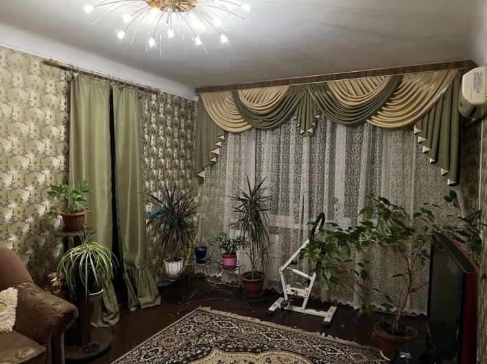 Продам 2-кімнатну на Володимира Великого - фото 1