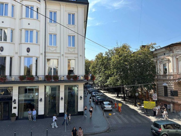 Квартира в історичному центрі міста в польському будинку - фото 1