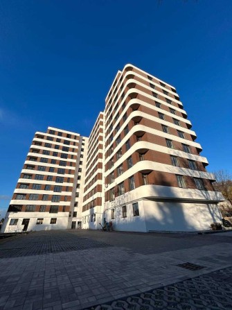 Терміновий прдаж!2кім квартира з частковим ремонтом. вул. Незалежності - фото 1