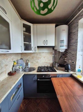 Продаю квартиру на вул. Вокзальна (Червона) - фото 1