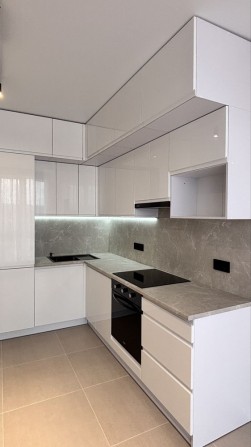 Квартира з НОВИМ ремонтом з індівідуальним газовим опаленням - фото 1