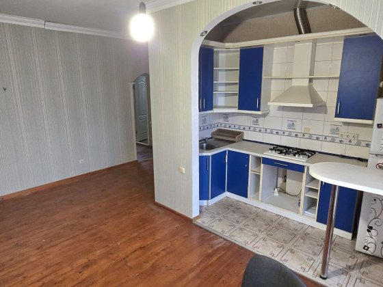 Центр міста, 3-кімн.сталінка, автономне опалення. Продаж Кривий Ріг