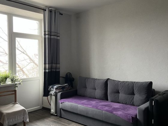 1 кім. площа Володимира Великого можна СертифікатАртема вул. Бикова