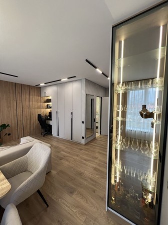 2 км квартира з дизайнерським ремонтом - фото 1