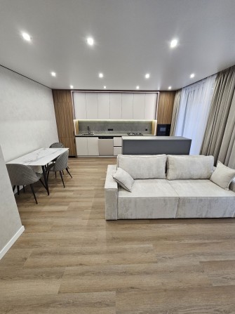 Дизайнерська ДВОкімнатна квартира плюс кухня-вітальня! - фото 1