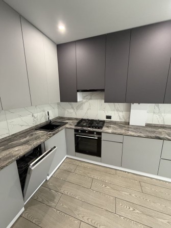 1к квартира в центрі Ірпеня.Меблі+техніка.Мін.оформл.!Держ.прогр.ТАК! - фото 1