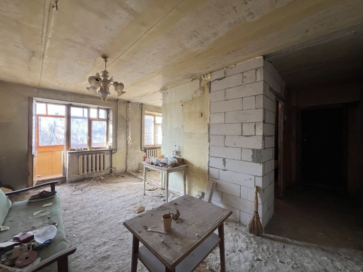 Продаж Тесленка 3 кімнатна,  Пл. Володимира Великого (Артема) - фото 1