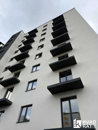 Двокімнатна квартира 56 м центральна частина міста 3 поверх - фото 1