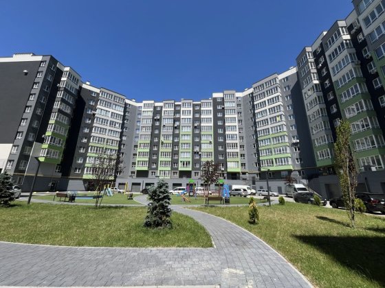 Продається простора 2 кім. ЖК Міленіум. Кухня 18м2. Розтермінування. Івано-Франківськ