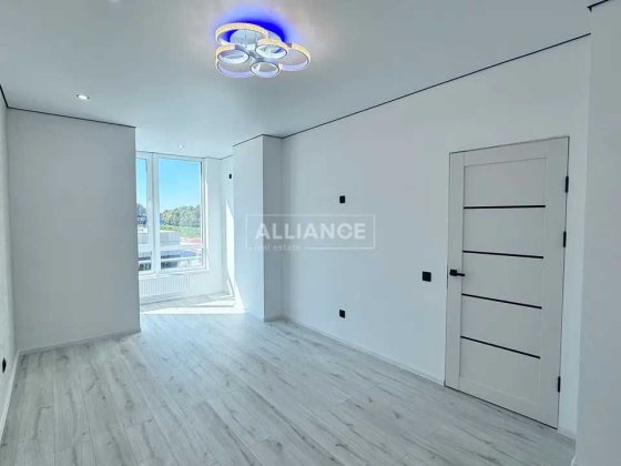 Продається 1-кімнатна квартира з ремонтом в ЖК Княгинин-центр. Івано-Франківськ