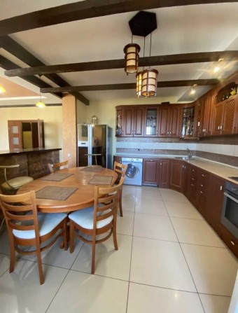 Велика трикімнатна квартира на Пасічні - фото 1