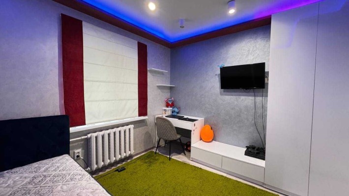 Продаж 3-кімн чешки на 20 кварталі Ватутіна Універмаг + 2 паркомісця - фото 1