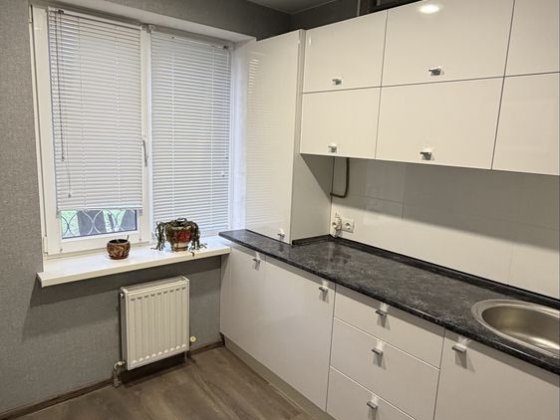 Продам 4х комнатнаю в районе кристалла Нікополь