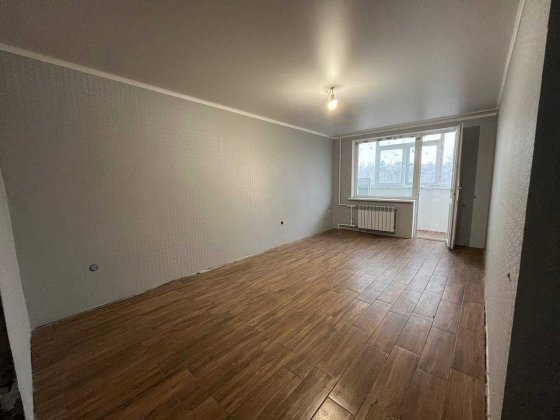 Продаж 3к квартири Свято-Миколаївська Кривой Рог