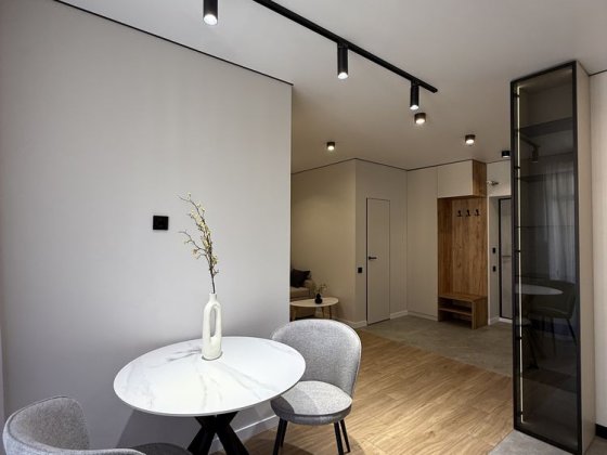 Шикарна євродвушка з гардеробом! Дизайнерський ремонт!ЖК Синергія Сіті Ірпінь