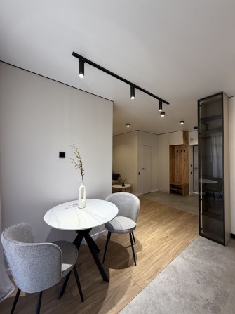 Шикарна євродвушка з гардеробом! Дизайнерський ремонт!ЖК Синергія Сіті - фото 1