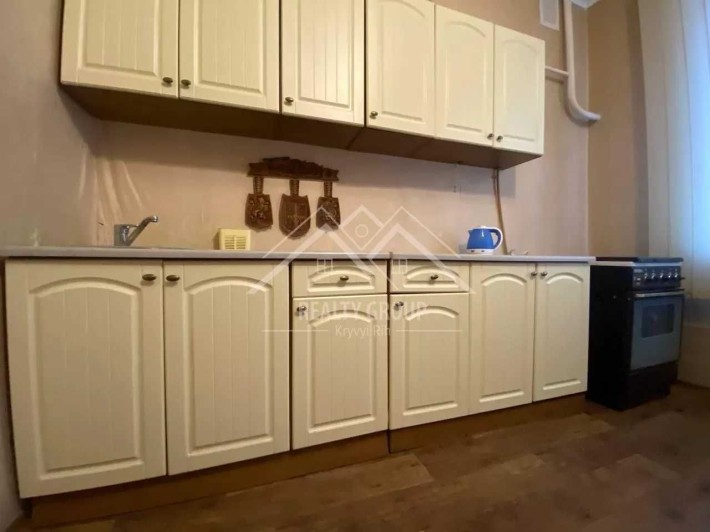 Продається  3к. кв . курчатова 3 (сталінка) з окремими кімнатами! - фото 1