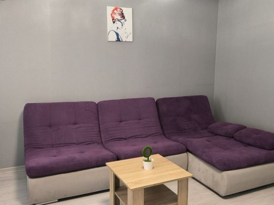 Продам  однокомнатную квартиру на в/г -35 Кривой Рог