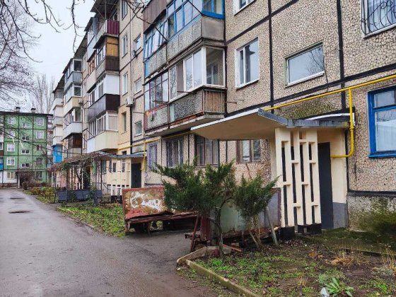 Продам 2 к квартиру на 129 кварталі Кривий Ріг