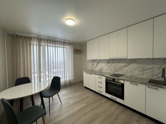 Продам 1-кімнатну квартиру . Новобудова . Центр. Є -оселя  . Ровно