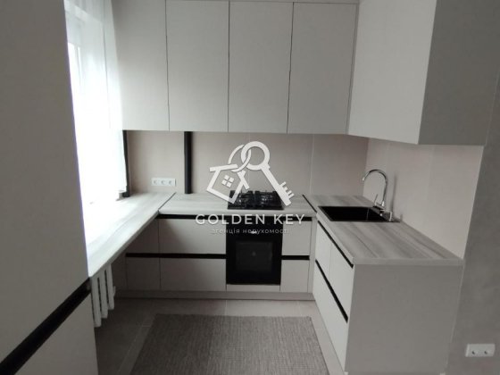 Продаж 3 кімнатної квартири  по  вул. Співдружності Кривой Рог