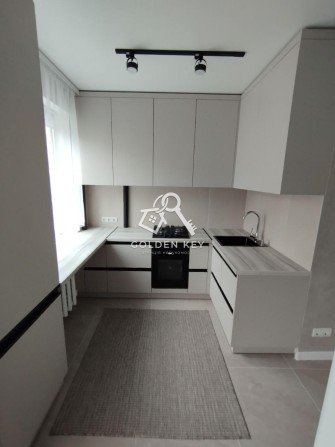 Продаж 3 кімнатної квартири  по  вул. Співдружності - фото 1