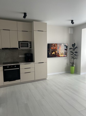 Продам двох кімнатну квартиру - фото 1