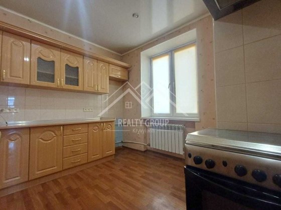 Продаж 2 кімн. сталінки в центрі Соцміста чудове планування кухня 9 м. Кривий Ріг