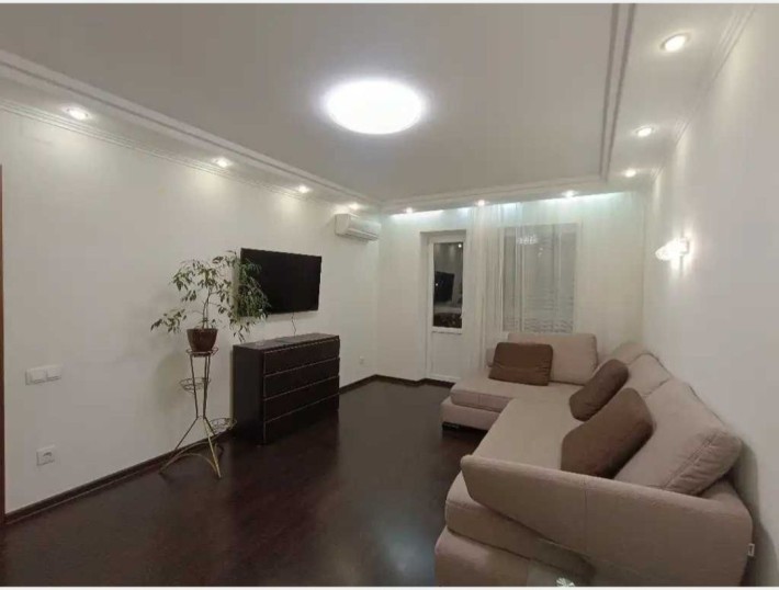 По маршруту кільцевого 2-х кімн. Квартира поліпшеного планування - фото 1