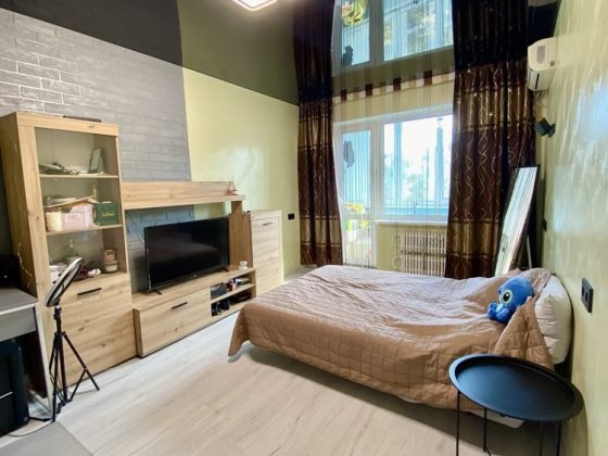 Продам 1-но кімнатну квартиру на м-ні Індустріальний Кривой Рог