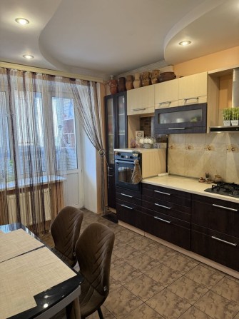 5 поверх, цегляний будинок - фото 1