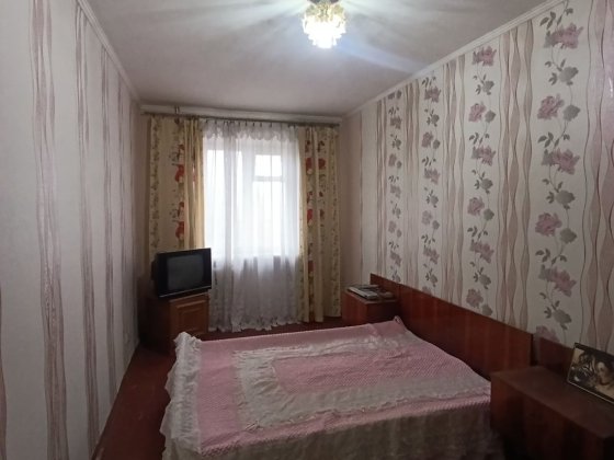 Продам 3 кімнатна на Червоній Металургійний р-н Кривой Рог