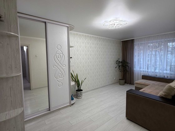 3-кімнатна квартира з якісним ремонтом, вул. Відінська 64 500 $ Ровно