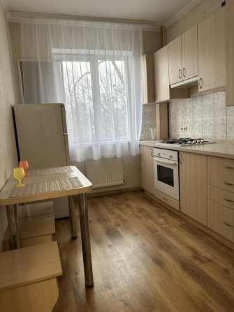 Квартира з балконом та індивідуальним опаленням - фото 1