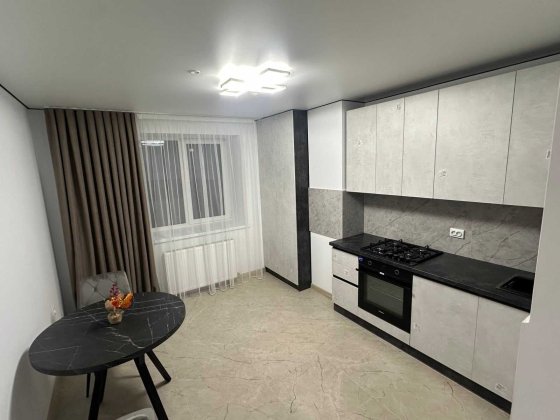 2 кім на Яреми в новобудові з меблями Тернопіль