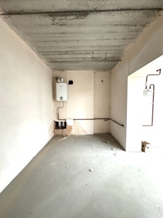 Євро 3 кімнатна з Лоджією зданий будинок мінімальне оформлення Газ! - фото 1