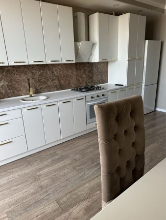 Продам велику євро-2-кімн квартиру! Центральний парк! Ірпінь - фото 1