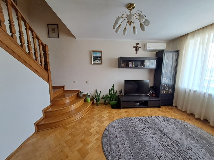 Терміново! Продаж 3к квартири 94.4 кв. м на вул. Лозовецька - фото 1