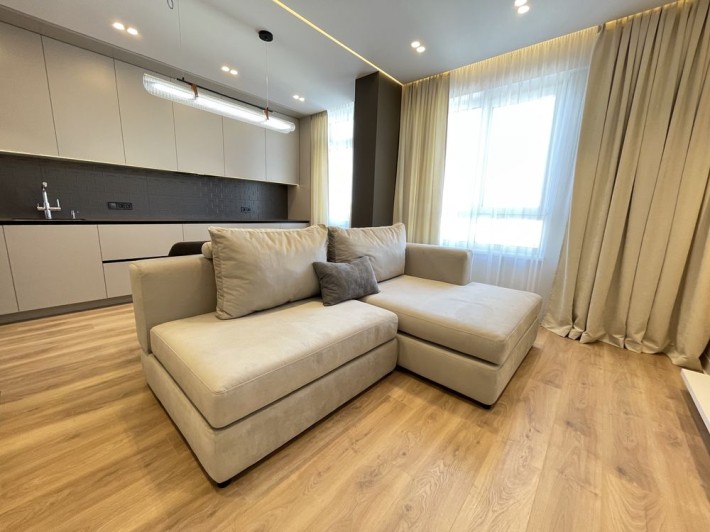 ПРОДАЖ елітної 2 кім з кухнею-студією - фото 1