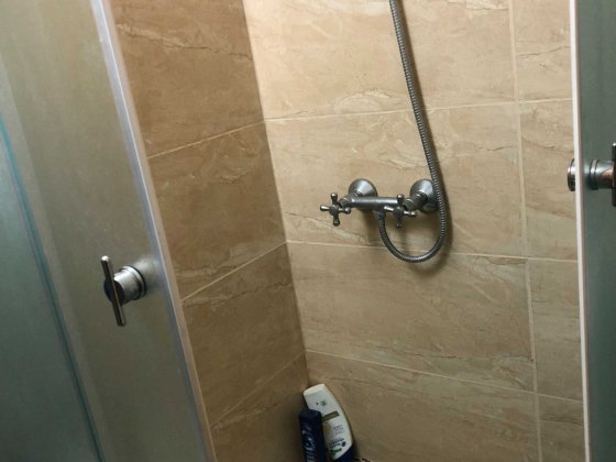 Продам квартиру на Алмазному . Поруч з зупинкою. Полтава