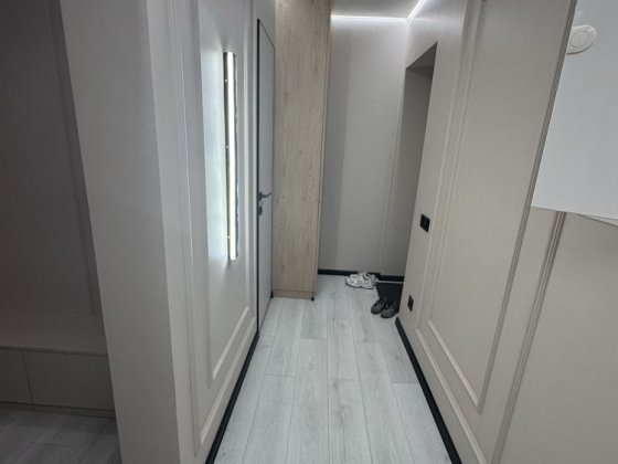 Продається 2 кімнатна квартира в центрі міста . Кривой Рог